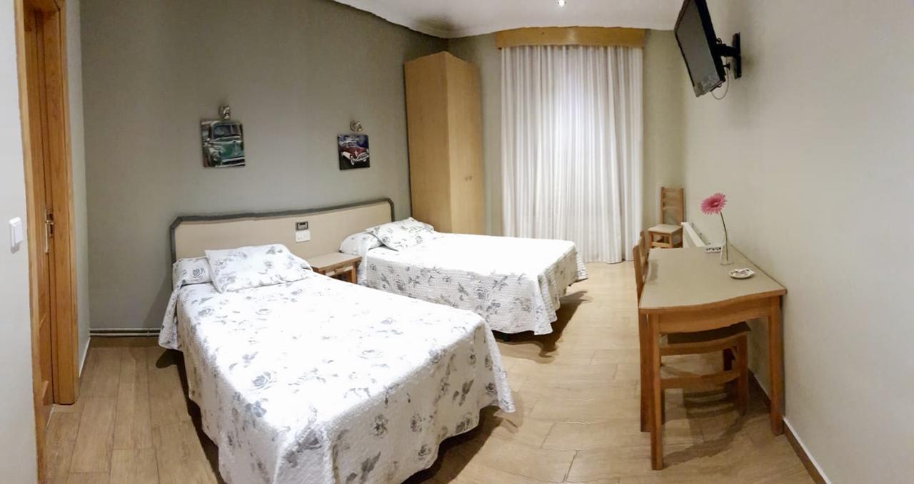 Hostal Puerta La Villa 바야돌리드 외부 사진