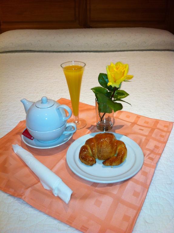 Hostal Puerta La Villa 바야돌리드 외부 사진