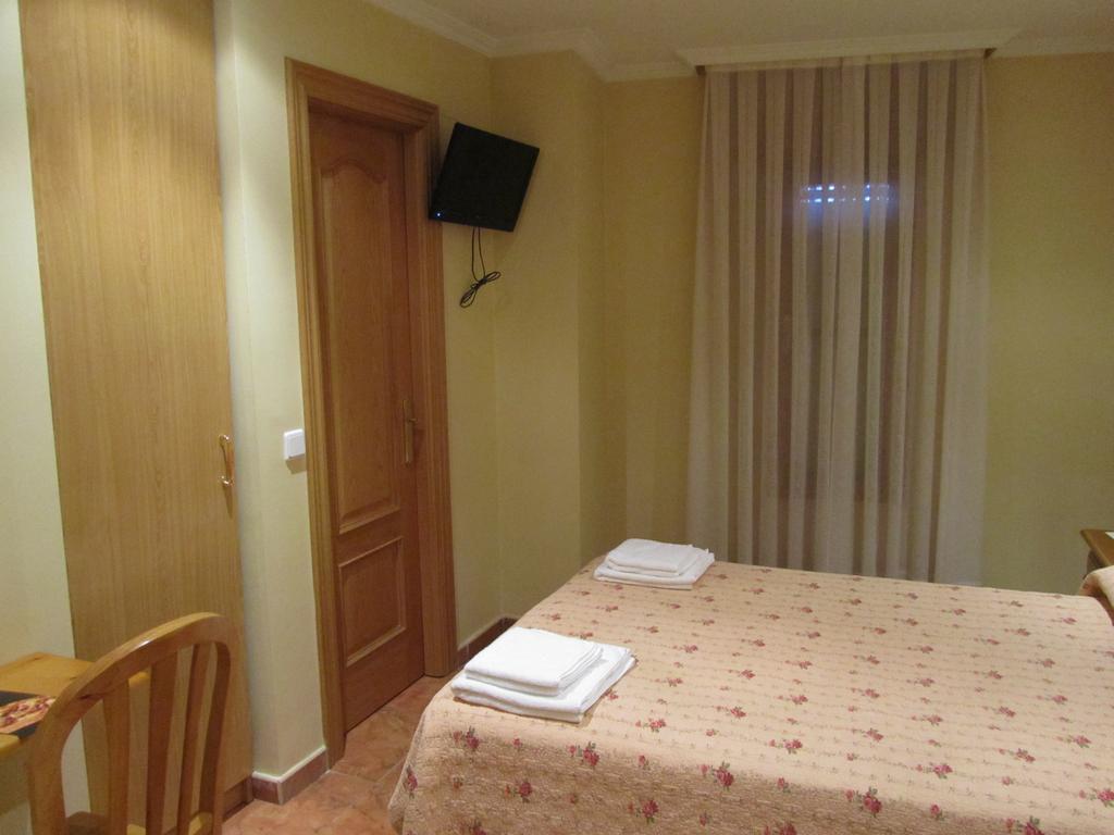 Hostal Puerta La Villa 바야돌리드 외부 사진